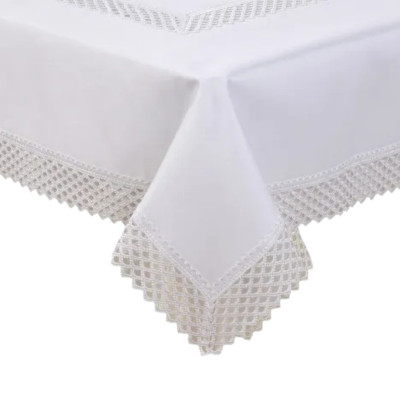 Obrus biały z gipiurą 140x220 cm wzór 059