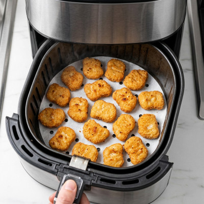 Zestaw 50 perforowanych wkładów papierowych do Air Fryer 20 cm okrągłe