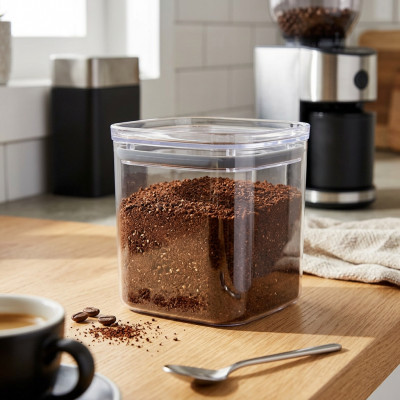 Pojemnik kwadratowy na żywność z uszczelką Storage Box 700 ml