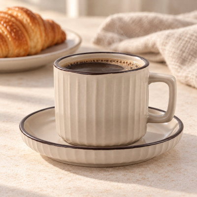 Filiżanka kamionkowa ze spodkiem 250 ml beżowa ryflowana
